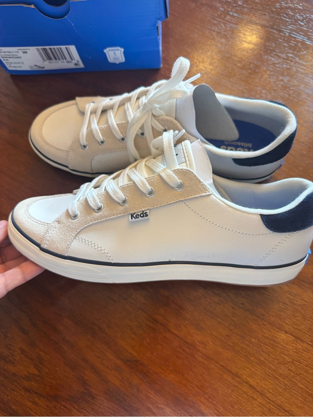 Keds Womens New White Sneakers size 9